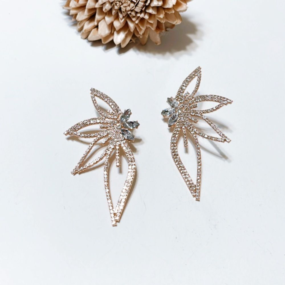 Flower statement earrings M255